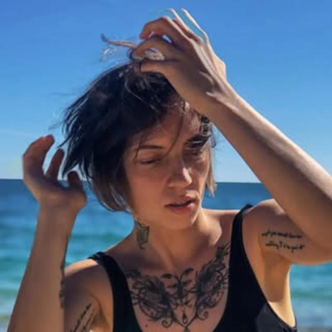 lizatatt 🌈 queer fineline tattoo artist in lisbon